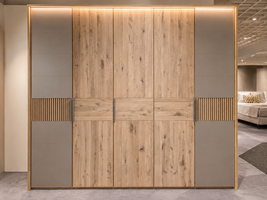 LS001316 Kleiderschrank