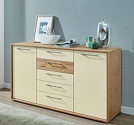 Kommode in Balkeneiche